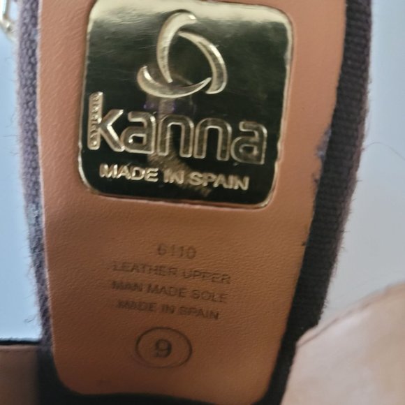 Kanna Wedge Slingback Suede Upper Sandal With Fringe detail. Size 9 - Picture 6 of 7